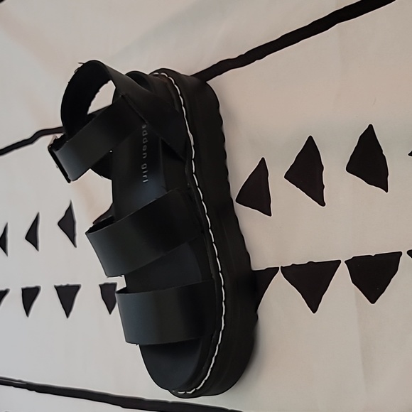 Madden Girl | Black Platform Sandals | Size 6 - Picture 5 of 5